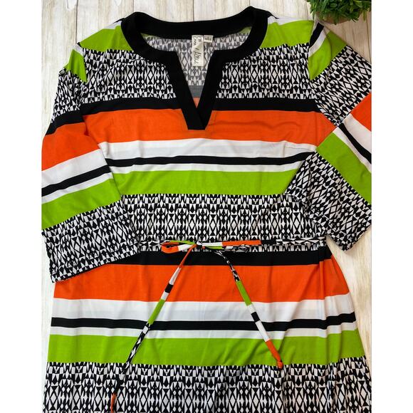 Emma & Michelle Striped Dress - Picture 5 of 16